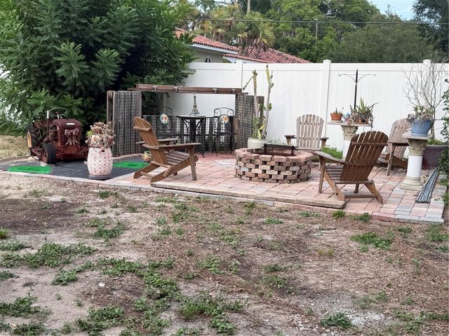 8009 PAULSON LANE, Tampa, FL 33617