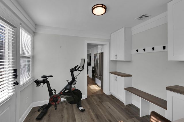 1709 Porter Rd, Nashville, TN 37206