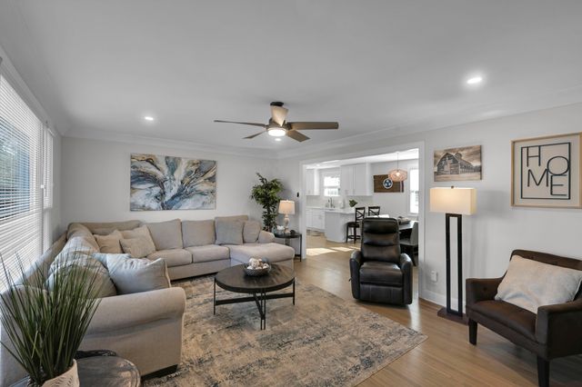 1709 Porter Rd, Nashville, TN 37206