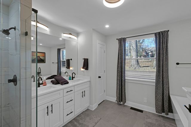 1709 Porter Rd, Nashville, TN 37206