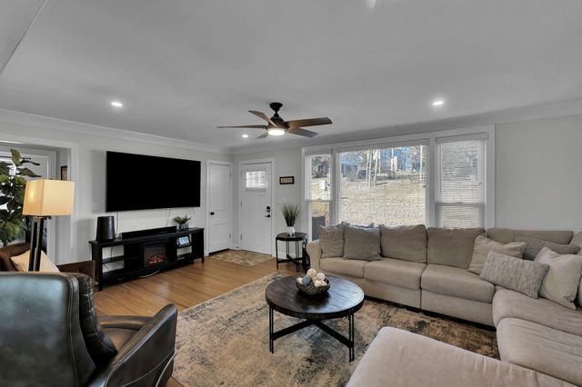 1709 Porter Rd, Nashville, TN 37206