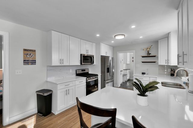 1709 Porter Rd, Nashville, TN 37206