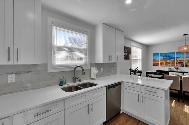 1709 Porter Rd, Nashville, TN 37206