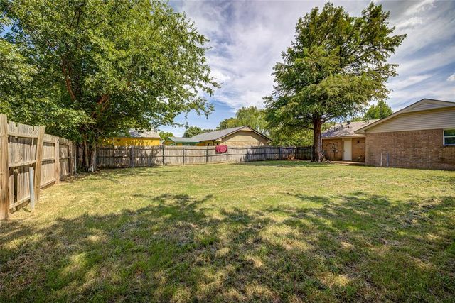 1517 Willowcliff Court, Norman, OK 73071