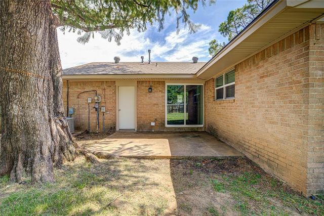 1517 Willowcliff Court, Norman, OK 73071