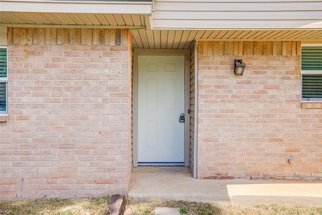 1517 Willowcliff Court, Norman, OK 73071