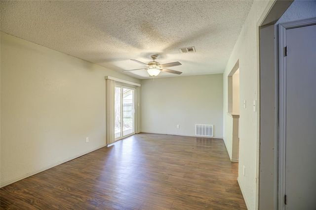 1517 Willowcliff Court, Norman, OK 73071