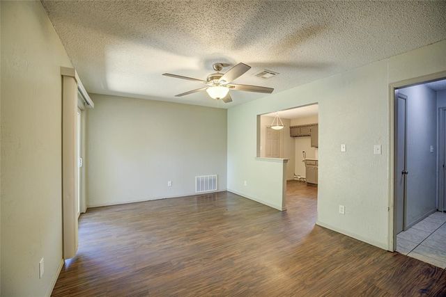 1517 Willowcliff Court, Norman, OK 73071