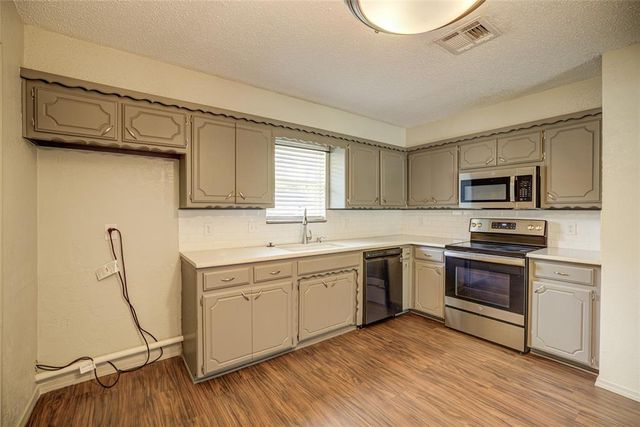 1517 Willowcliff Court, Norman, OK 73071
