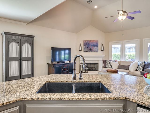 14390 S Vandalia Avenue, Bixby, OK 74008