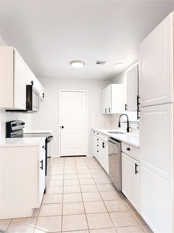 1616 NW Taylor Ave, Lawton, OK 73507