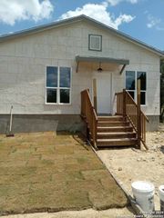 324 Ridgerock Dr # 1, Canyon Lake, TX 78133