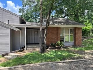 200 Woodgreen Drive, 24, Madison, MS 39110