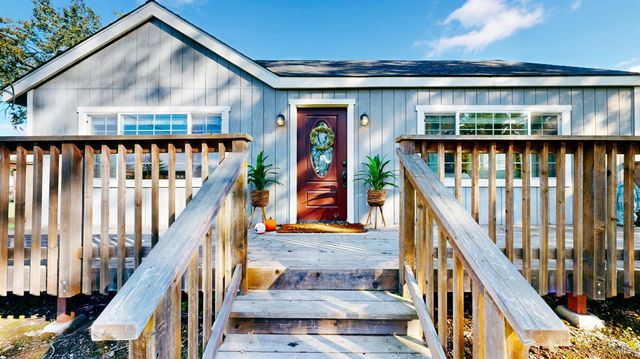 380 Irwin Ln, Santa Rosa, CA 95401