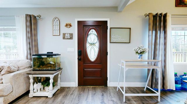 380 Irwin Ln, Santa Rosa, CA 95401