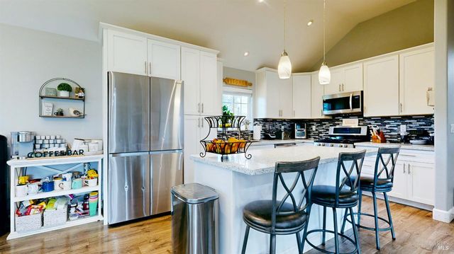 380 Irwin Ln, Santa Rosa, CA 95401