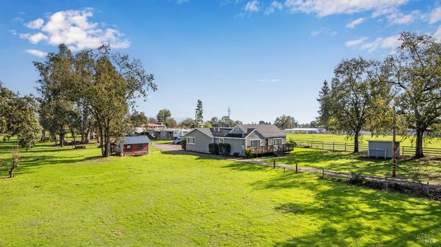 380 Irwin Ln, Santa Rosa, CA 95401