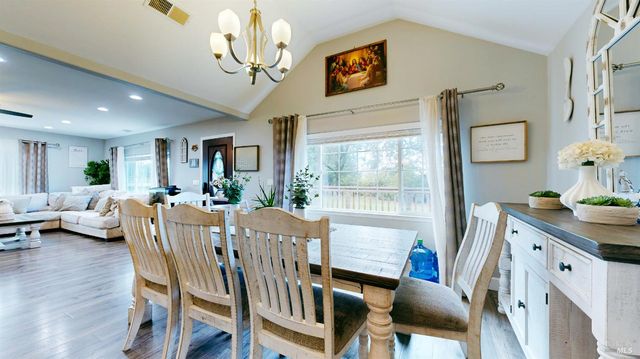 380 Irwin Ln, Santa Rosa, CA 95401