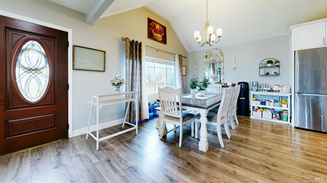 380 Irwin Ln, Santa Rosa, CA 95401