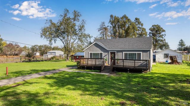 380 Irwin Ln, Santa Rosa, CA 95401