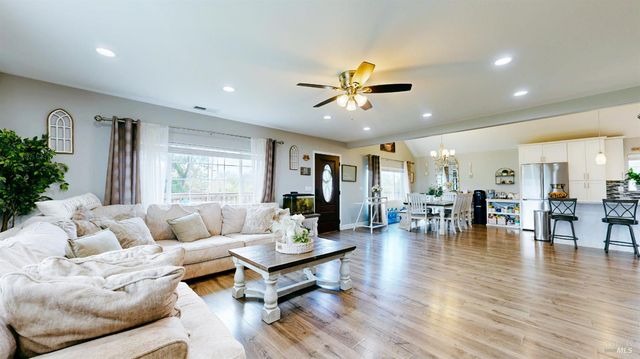 380 Irwin Ln, Santa Rosa, CA 95401