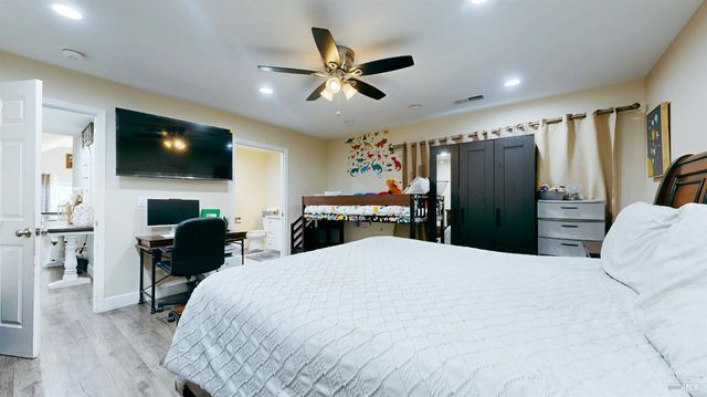 380 Irwin Ln, Santa Rosa, CA 95401