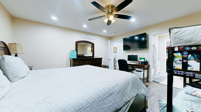 380 Irwin Ln, Santa Rosa, CA 95401