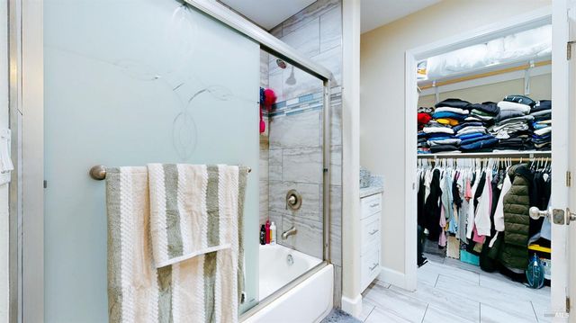 380 Irwin Ln, Santa Rosa, CA 95401