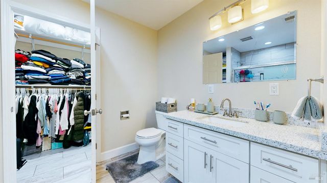 380 Irwin Ln, Santa Rosa, CA 95401