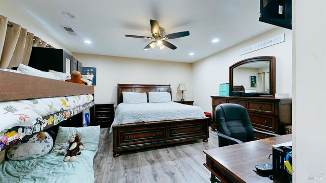 380 Irwin Ln, Santa Rosa, CA 95401