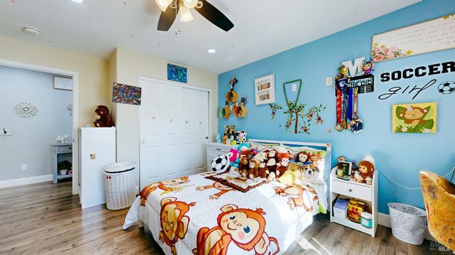 380 Irwin Ln, Santa Rosa, CA 95401