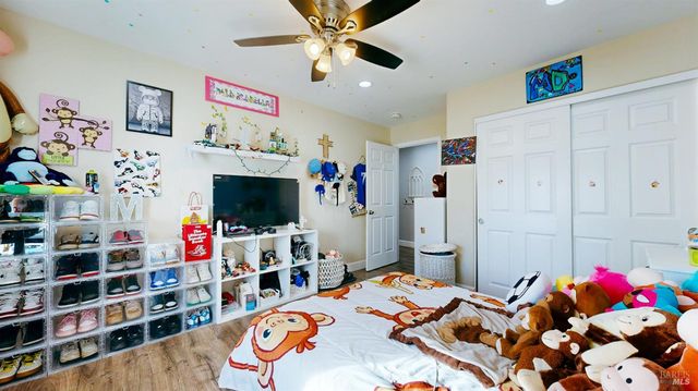 380 Irwin Ln, Santa Rosa, CA 95401