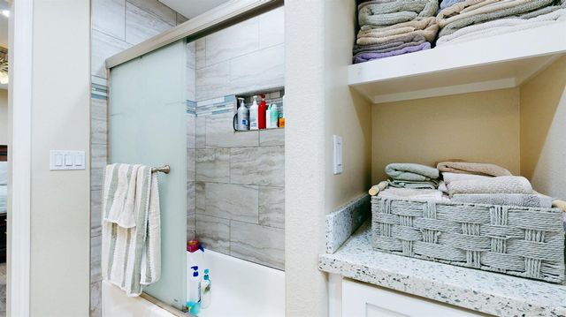 380 Irwin Ln, Santa Rosa, CA 95401