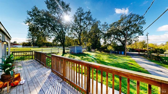 380 Irwin Ln, Santa Rosa, CA 95401