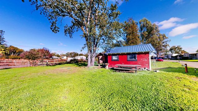 380 Irwin Ln, Santa Rosa, CA 95401