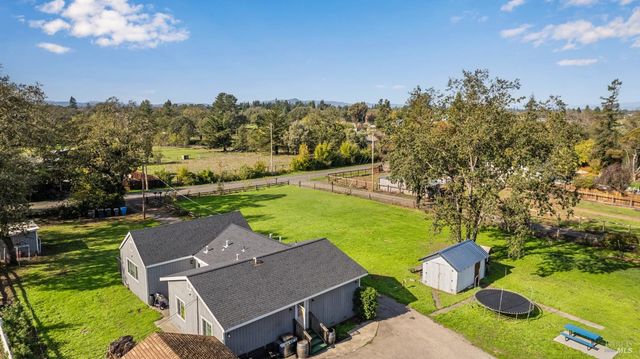 380 Irwin Ln, Santa Rosa, CA 95401