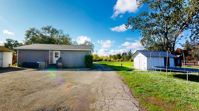 380 Irwin Ln, Santa Rosa, CA 95401