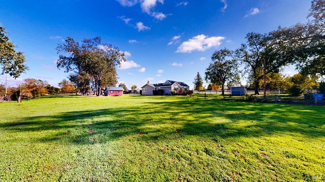 380 Irwin Ln, Santa Rosa, CA 95401