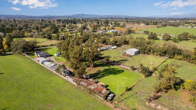 380 Irwin Ln, Santa Rosa, CA 95401