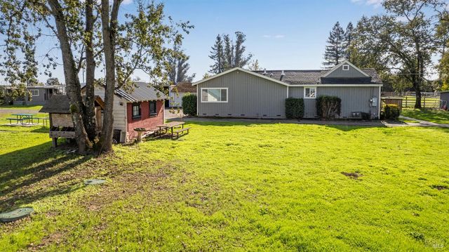 380 Irwin Ln, Santa Rosa, CA 95401