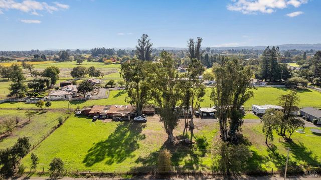 380 Irwin Ln, Santa Rosa, CA 95401