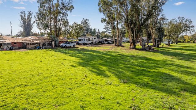 380 Irwin Ln, Santa Rosa, CA 95401
