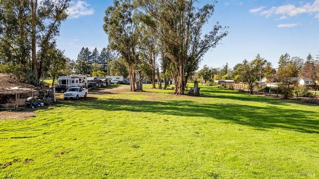 380 Irwin Ln, Santa Rosa, CA 95401