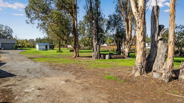 380 Irwin Ln, Santa Rosa, CA 95401