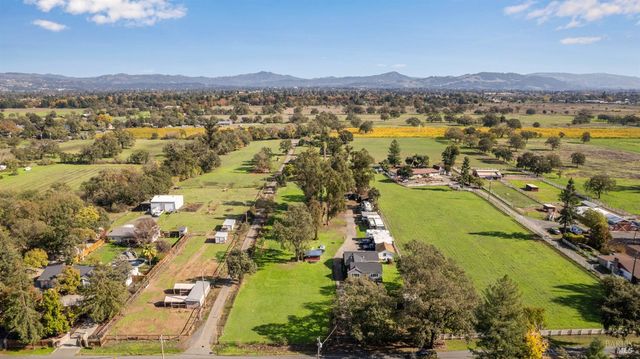 380 Irwin Ln, Santa Rosa, CA 95401