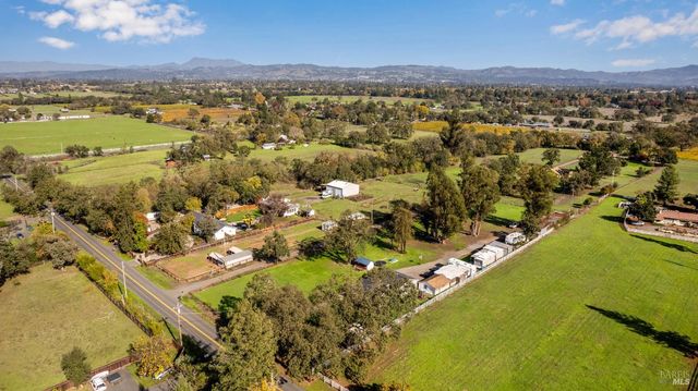 380 Irwin Ln, Santa Rosa, CA 95401