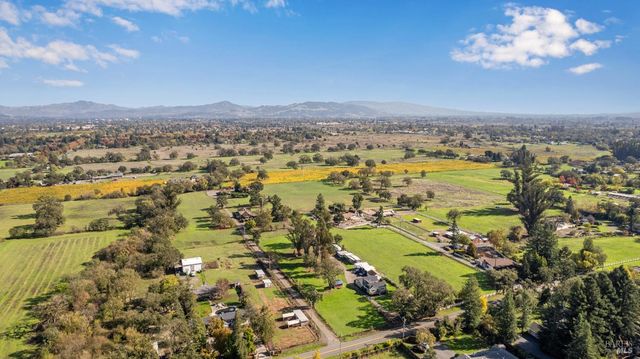 380 Irwin Ln, Santa Rosa, CA 95401