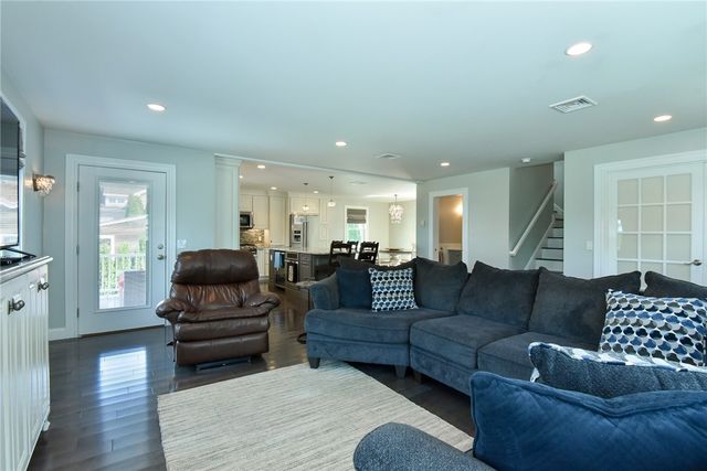 46 Bayberry Road, Narragansett, RI 02882