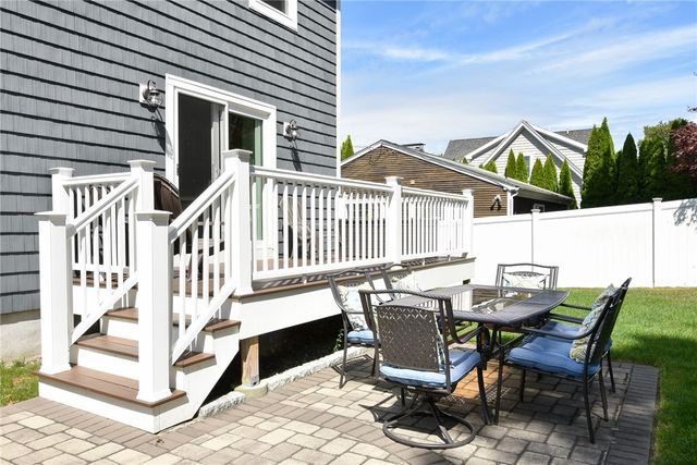 46 Bayberry Road, Narragansett, RI 02882