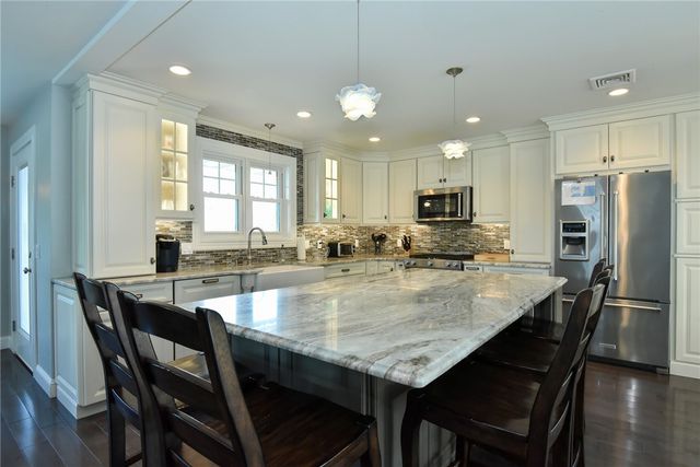 46 Bayberry Road, Narragansett, RI 02882